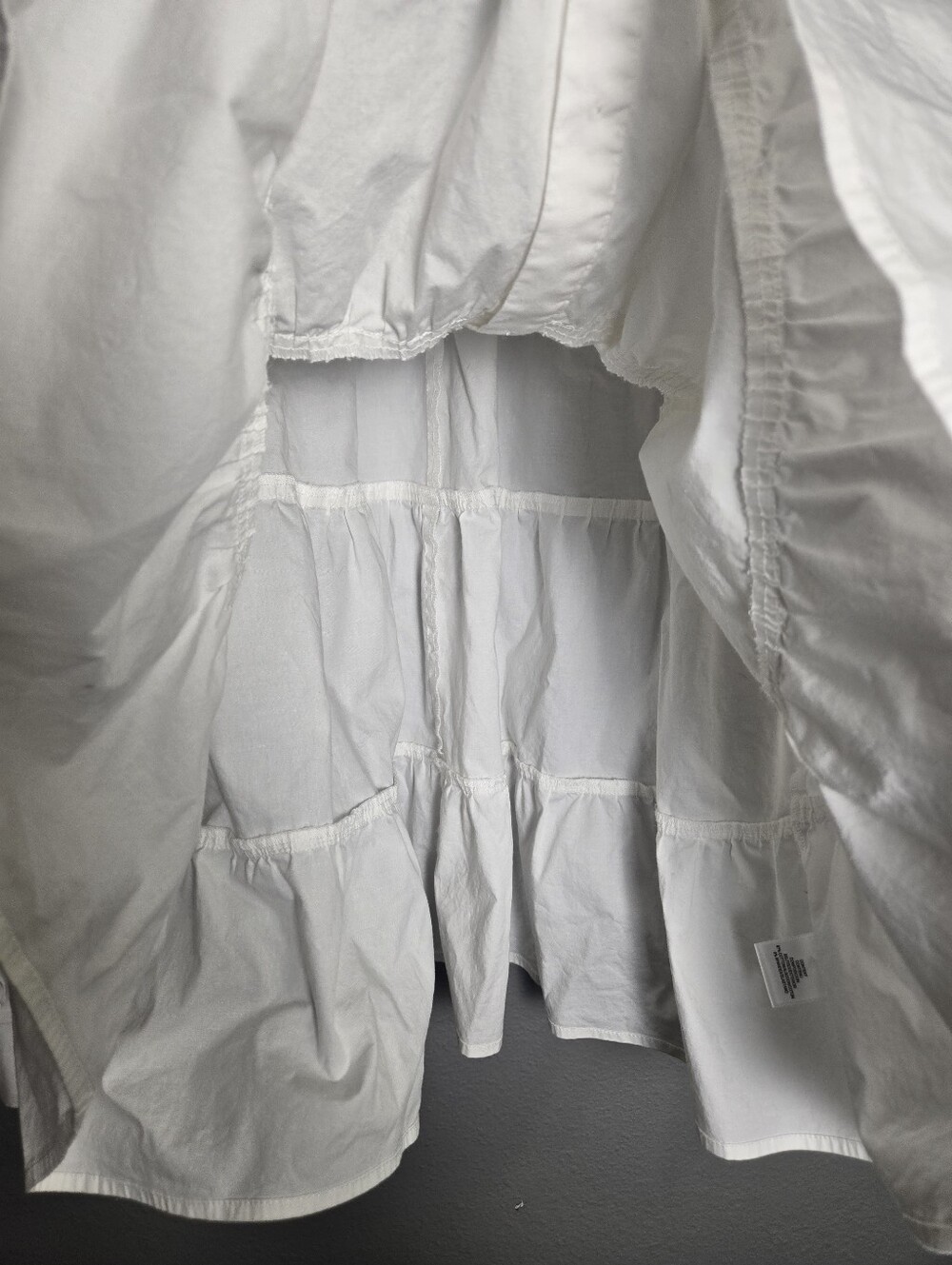WAYF White Tiered Ruffle Blouse Size Medium - Picture 10 of 16